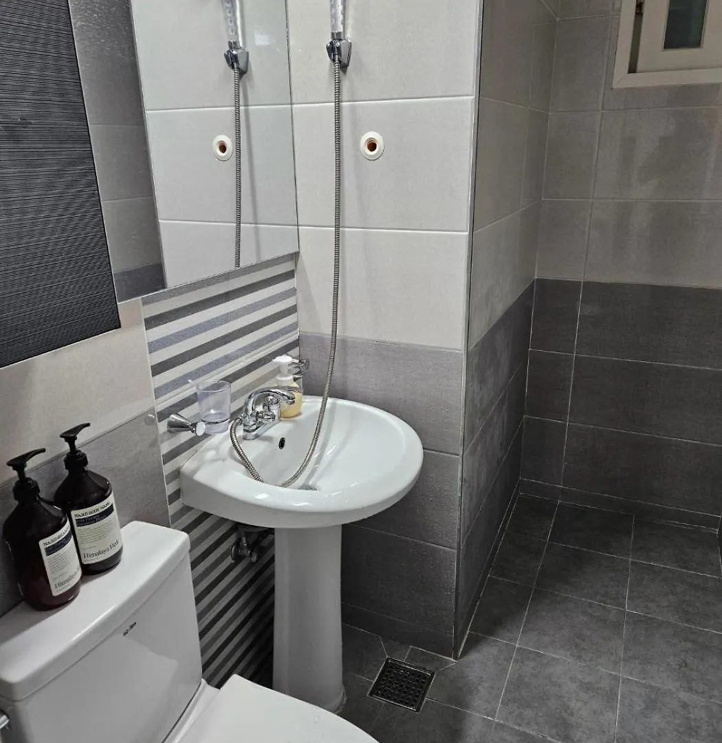 Apartman 3Mins To Kkachisan Station, Market,Full Option Szöul Dél-Korea